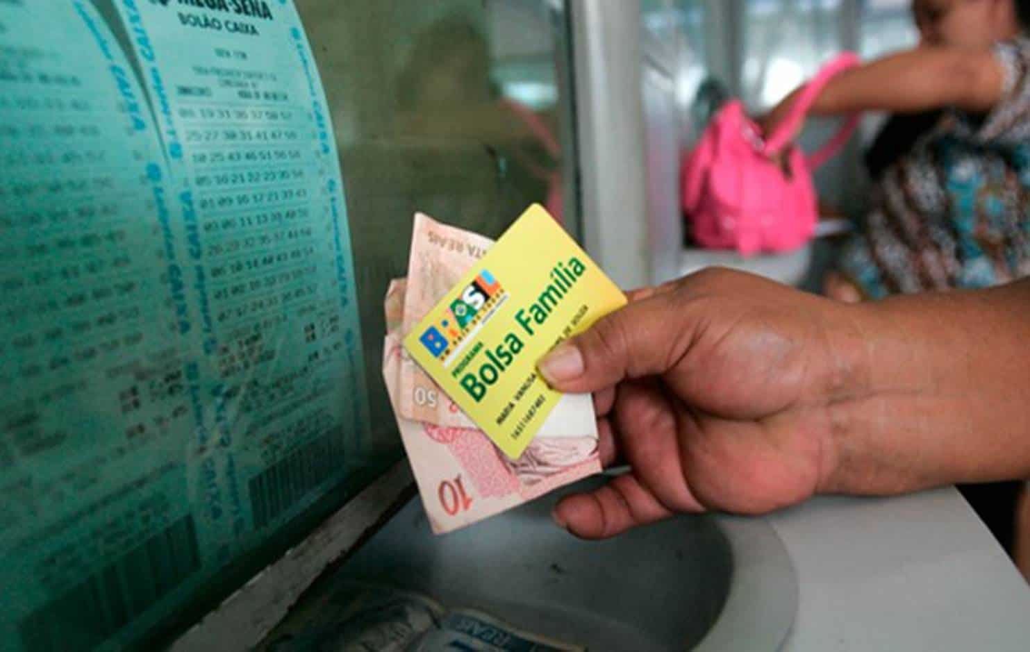 Veja quem são os beneficiários do Bolsa Família que vão receber auxilio de R$ 600 automaticamente
