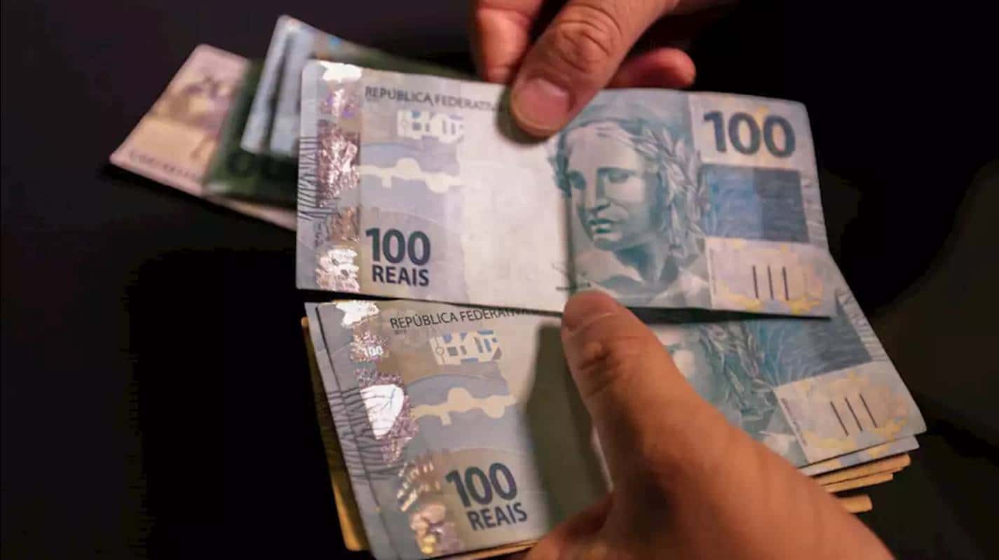 Governo pode pagar seguro-emprego de R$ 500 para ajudar pequenas empresas